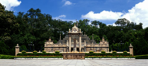 黄花崗七十二烈士の墓の写真