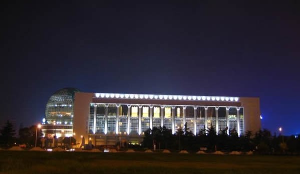 東方濱江大酒店（国際会議中心）(Oriental Riverside Hotel)